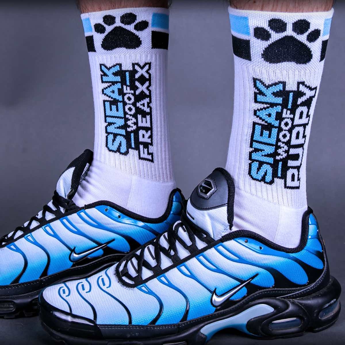 SNEAKFREAXX - Socken I Puppy-Play I weiß-blau