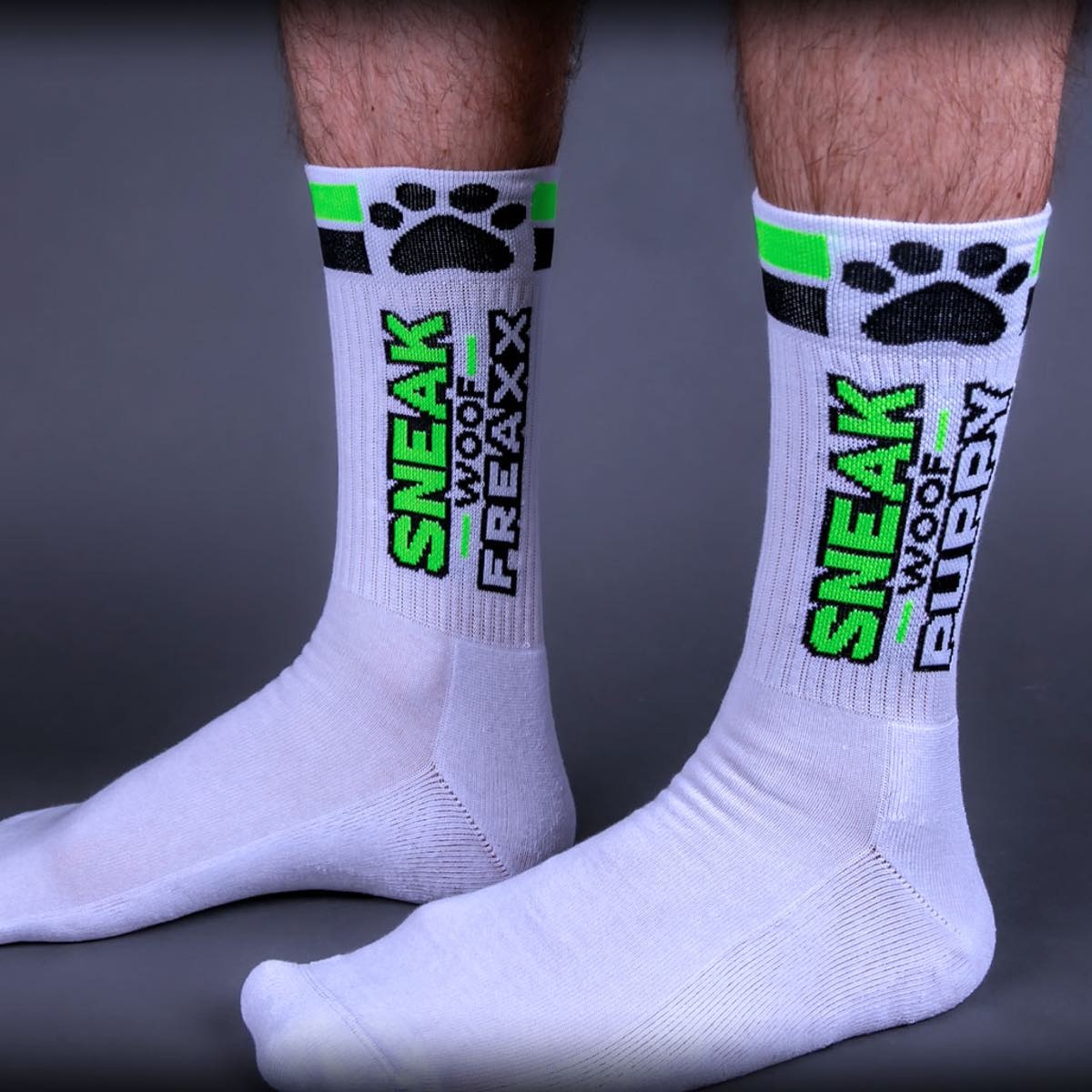 SNEAKFREAXX - Socken I Puppy-Play I weiß-neongrün