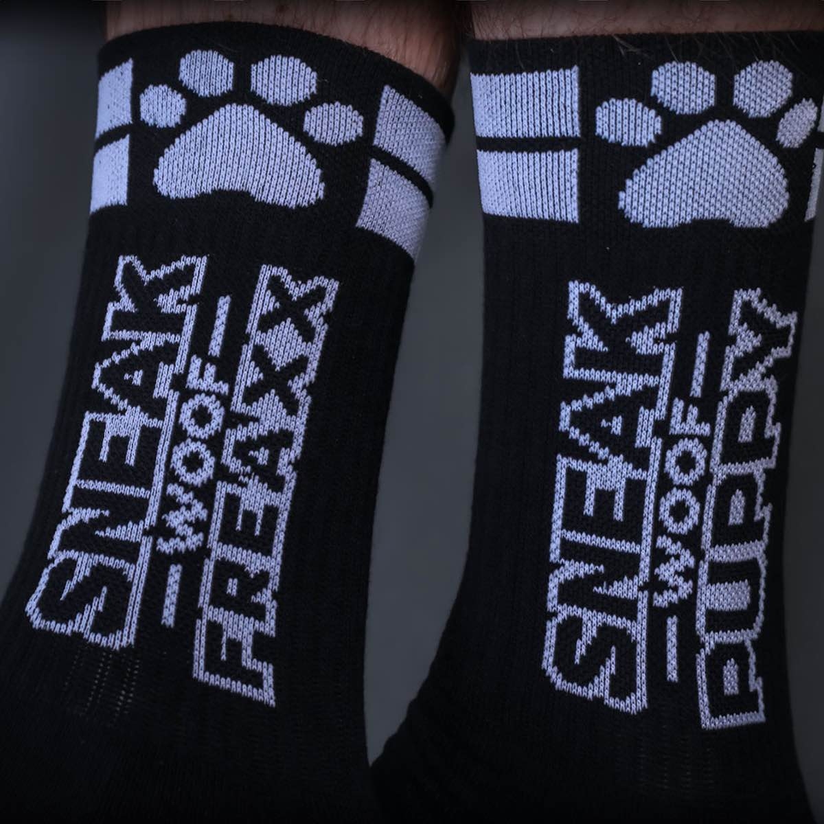 SNEAKFREAXX - Socken I Puppy-Play I schwarz-weiß
